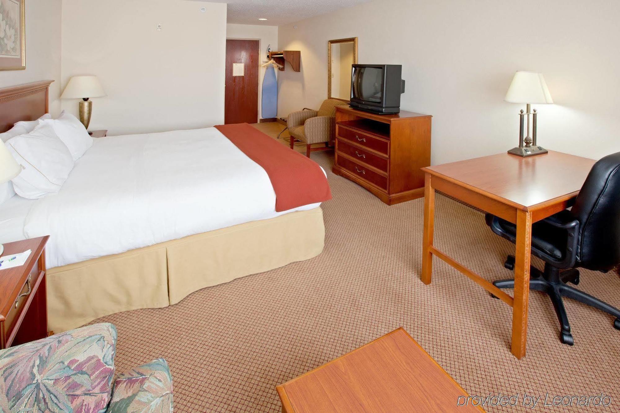 Baymont By Wyndham Chelsea Hotel Exterior photo